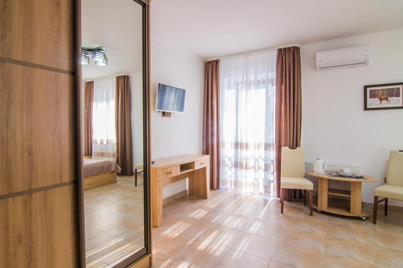 Мисливець В Комплексі "Сокіл" Hotel Susk Eksteriør billede
