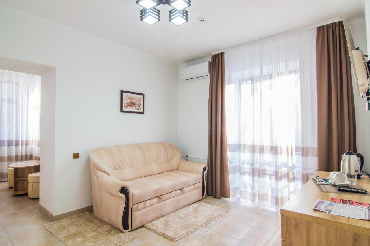 Мисливець В Комплексі "Сокіл" Hotel Susk Eksteriør billede