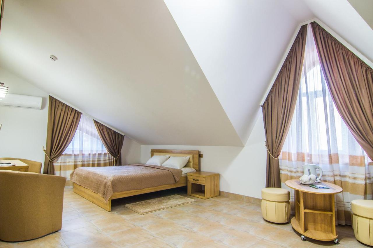 Мисливець В Комплексі "Сокіл" Hotel Susk Eksteriør billede