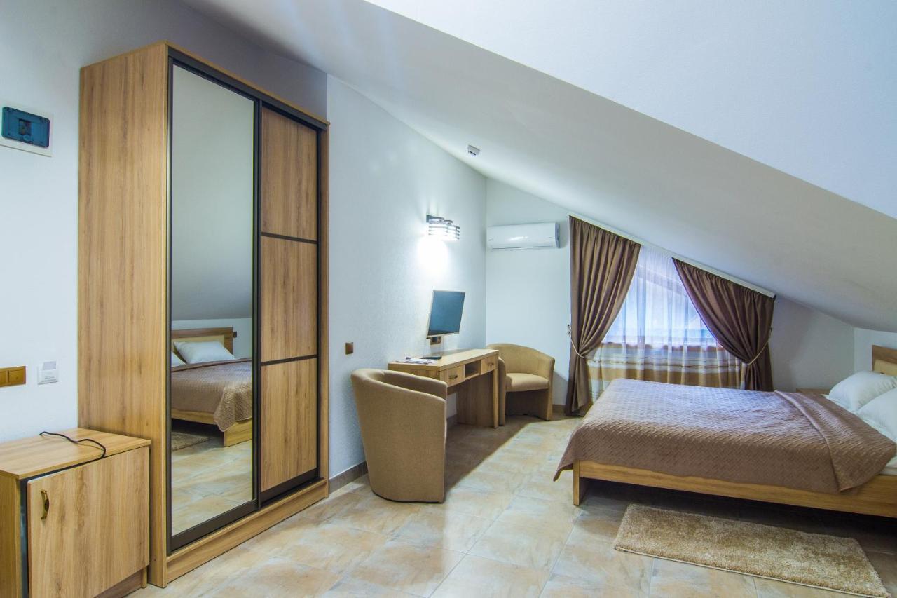 Мисливець В Комплексі "Сокіл" Hotel Susk Eksteriør billede