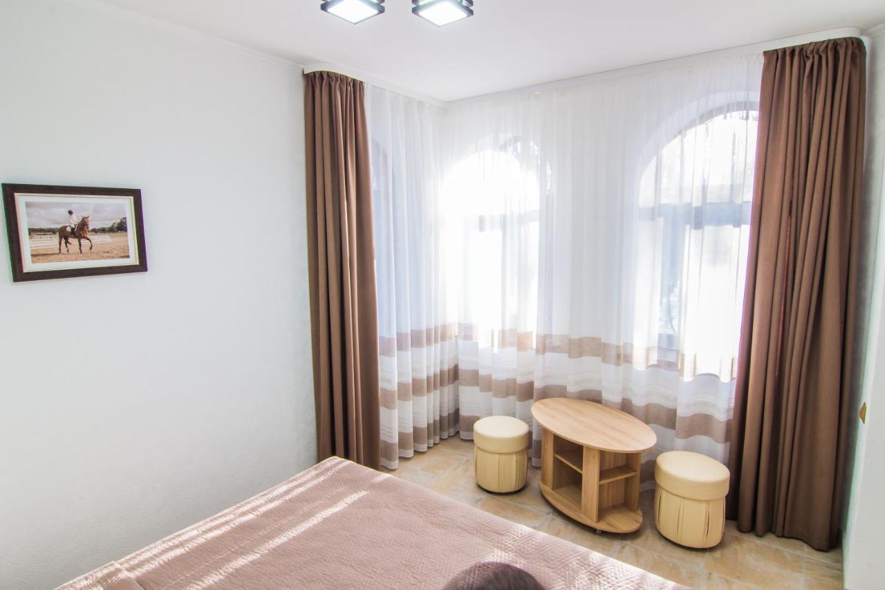 Мисливець В Комплексі "Сокіл" Hotel Susk Eksteriør billede