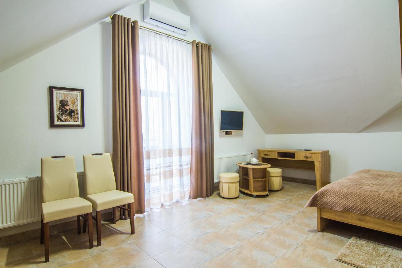 Мисливець В Комплексі "Сокіл" Hotel Susk Eksteriør billede