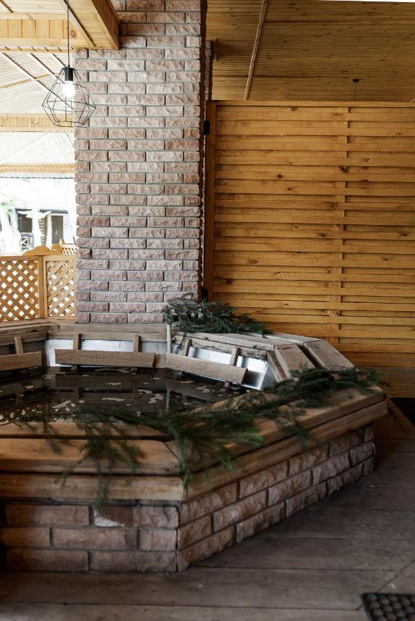 Мисливець В Комплексі "Сокіл" Hotel Susk Eksteriør billede